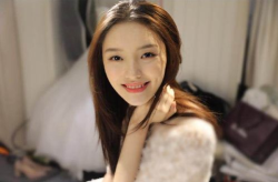 女主穿到娱乐圈吃瓜文,女主的吃瓜日常